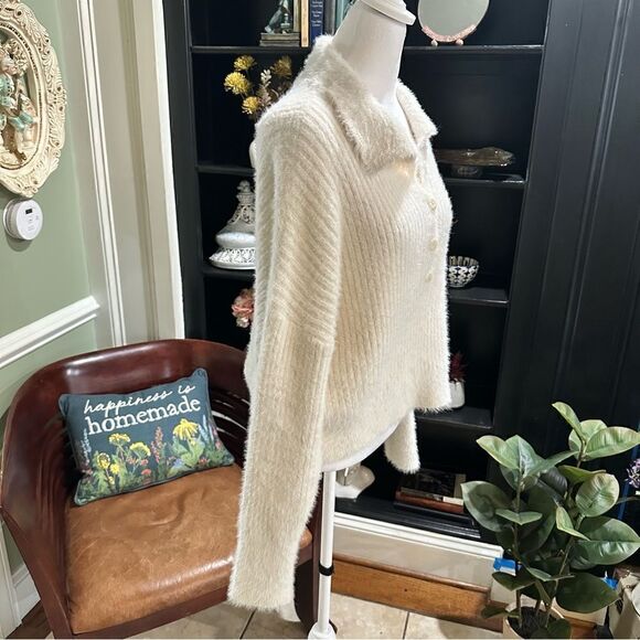 TopShop White Fuzzy Sweater Size M - Picture 4 of 11